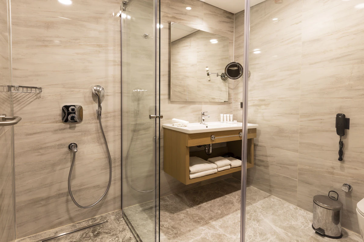 حمام هتل رادیسون استانبول هاربیه